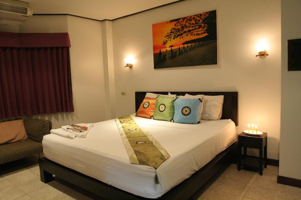 Angus O'Tool'S Guesthouse Karon Eksteriør bilde